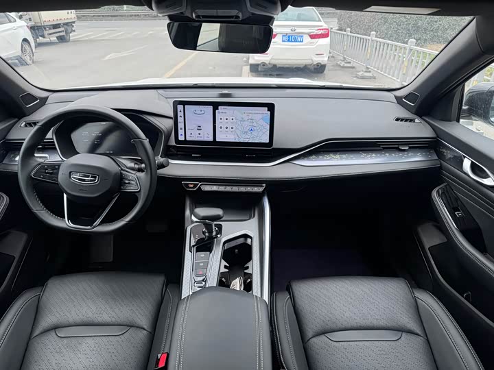 Фото 6 - Geely Preface