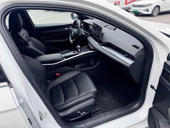 Фото 9 - Geely Preface