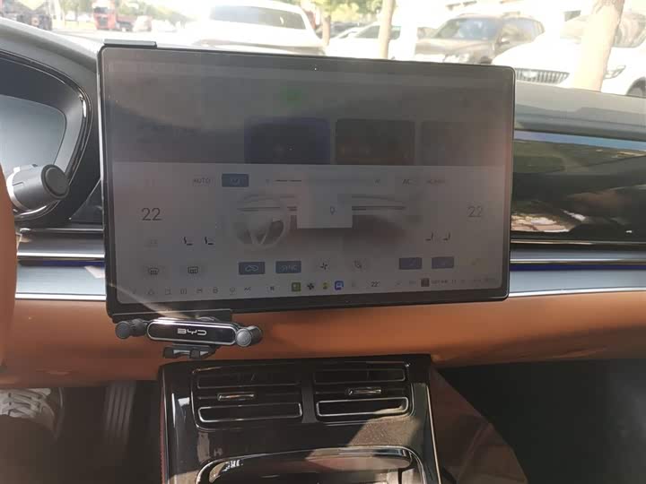 Фото 15 - BYD Han