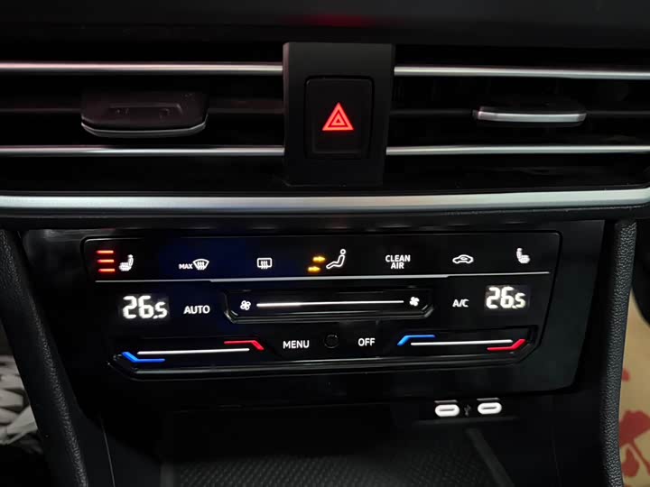 Фото 15 - Volkswagen Sagitar L