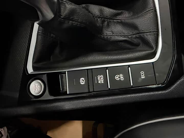 Фото 16 - Volkswagen Sagitar L