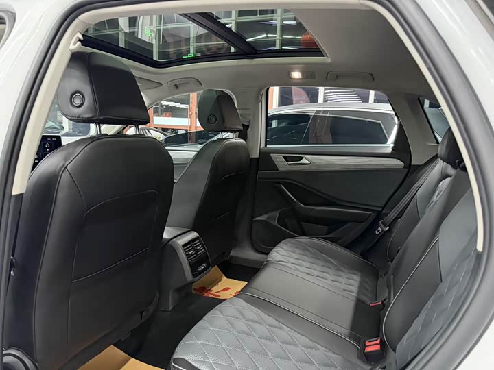 Фото 6 - Volkswagen Sagitar L