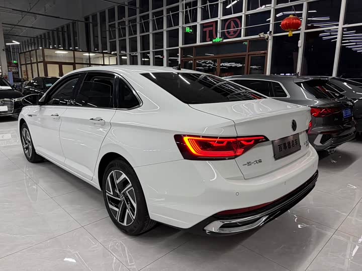 Фото 7 - Volkswagen Sagitar L