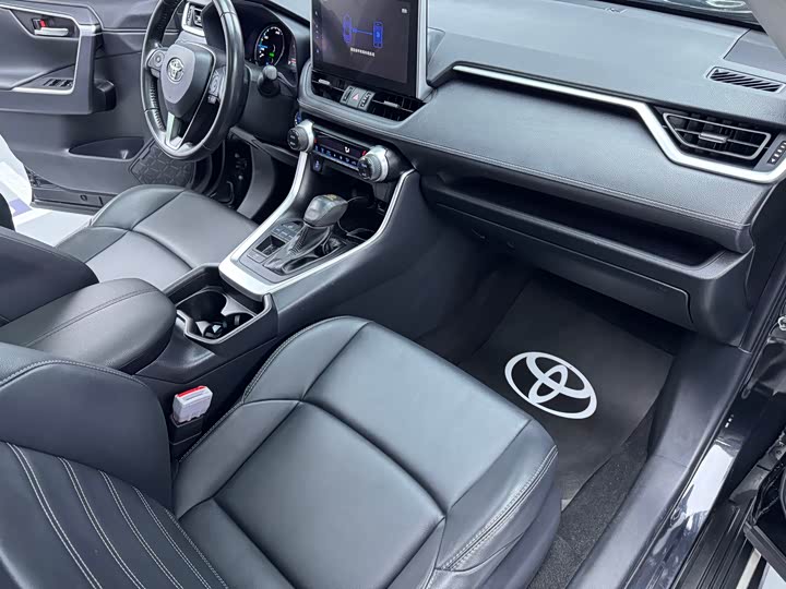 Фото 12 - Toyota Wildlander