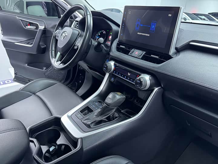 Фото 13 - Toyota Wildlander