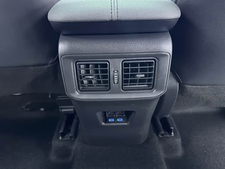 Фото 15 - Toyota Wildlander