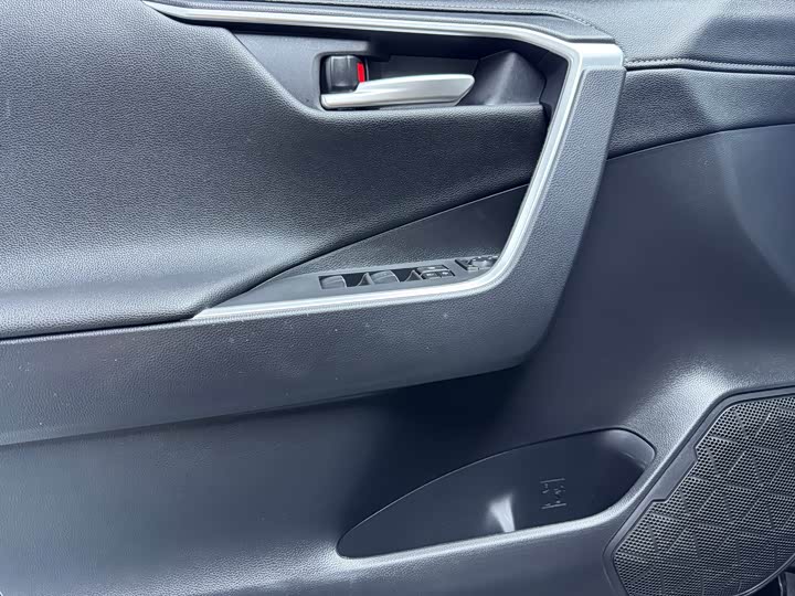 Фото 5 - Toyota Wildlander