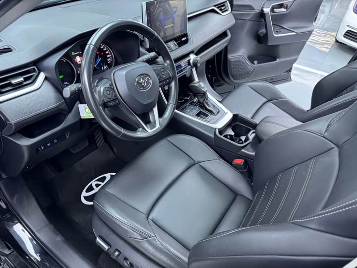 Фото 6 - Toyota Wildlander