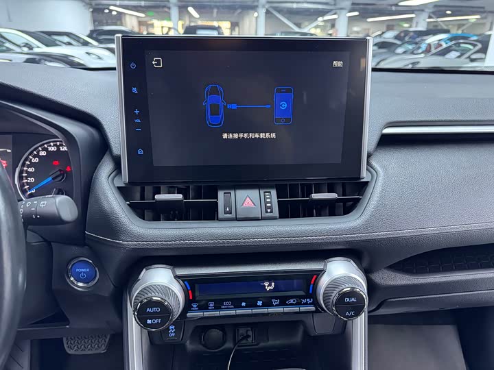 Фото 8 - Toyota Wildlander