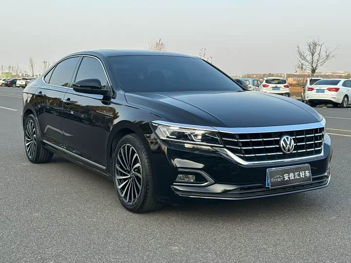 Фото 3 - Volkswagen Passat
