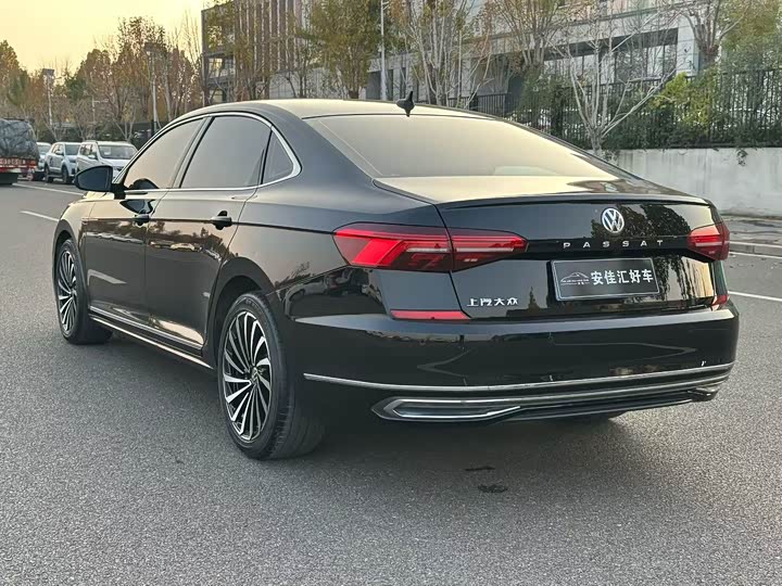 Фото 7 - Volkswagen Passat
