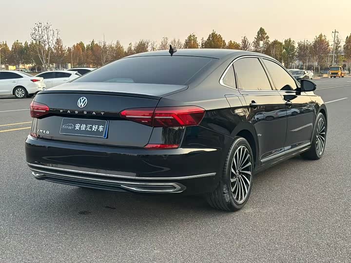 Фото 9 - Volkswagen Passat