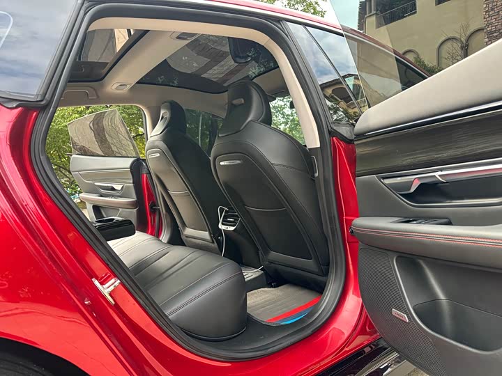 Фото 10 - XPeng P7