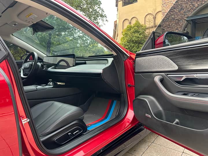 Фото 11 - XPeng P7