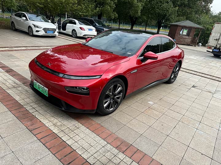 Фото 2 - XPeng P7
