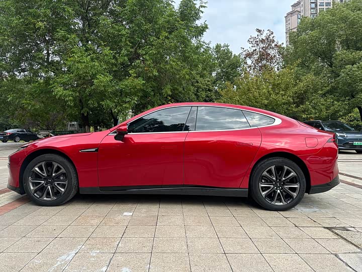 Фото 3 - XPeng P7