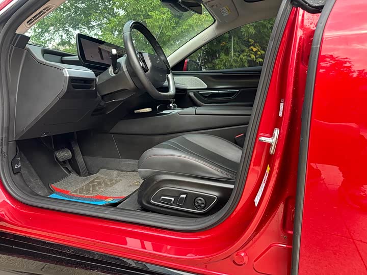 Фото 8 - XPeng P7