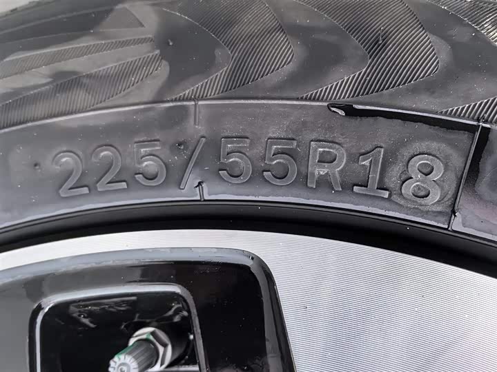 Фото 24 - Geely Galaxy E5