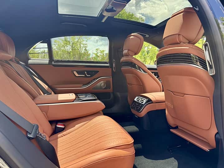 Фото 12 - Mercedes-Benz S-Class