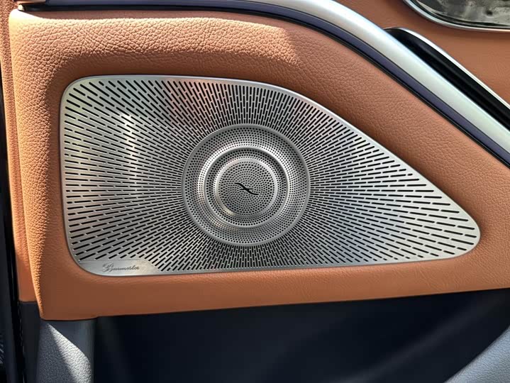 Фото 18 - Mercedes-Benz S-Class