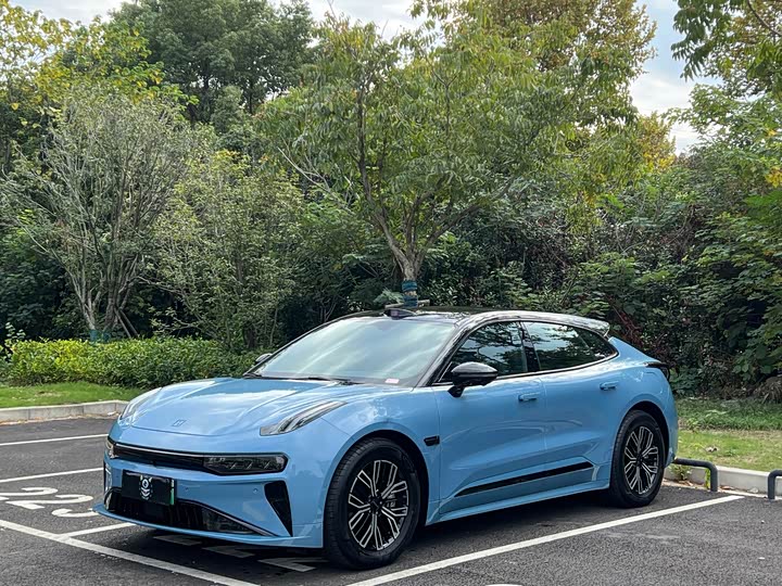 Фото 1 - Zeekr 001