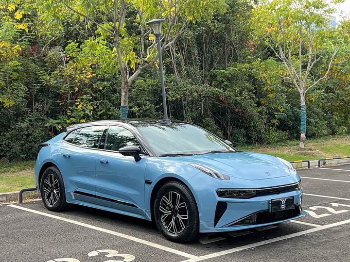 Фото 3 - Zeekr 001