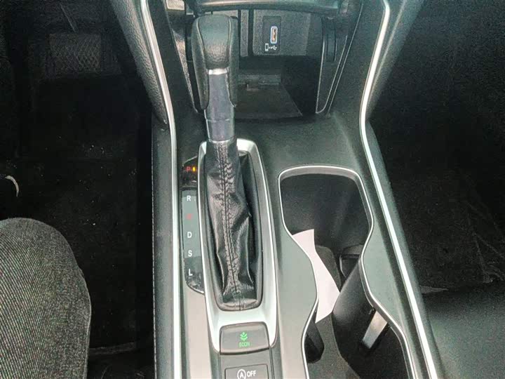 Фото 14 - Honda Accord