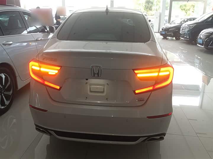 Фото 6 - Honda Accord