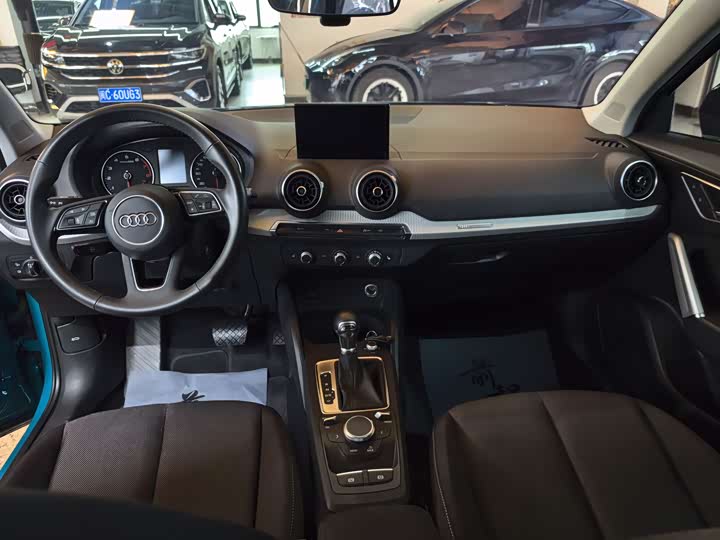 Фото 11 - Audi Q2L