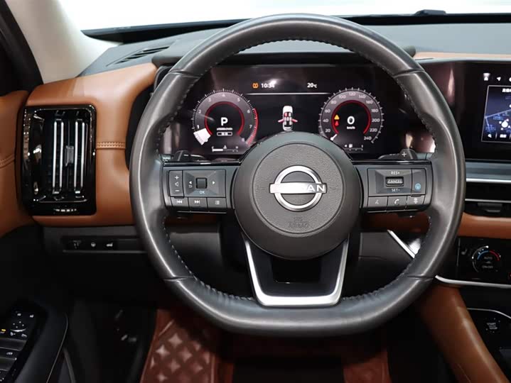 Фото 14 - Nissan Pathfinder