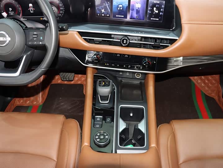 Фото 16 - Nissan Pathfinder