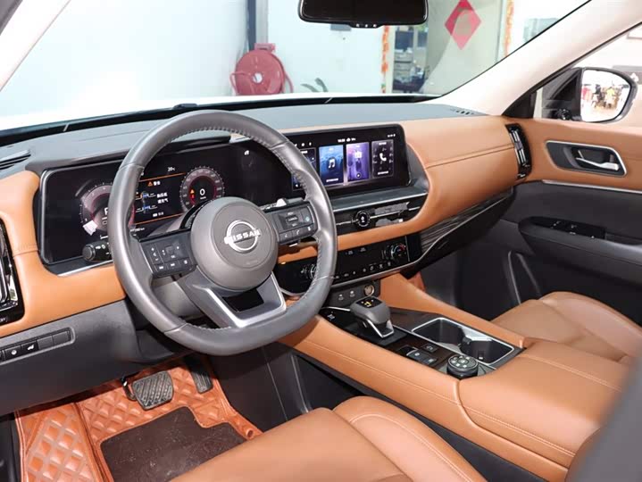 Фото 9 - Nissan Pathfinder