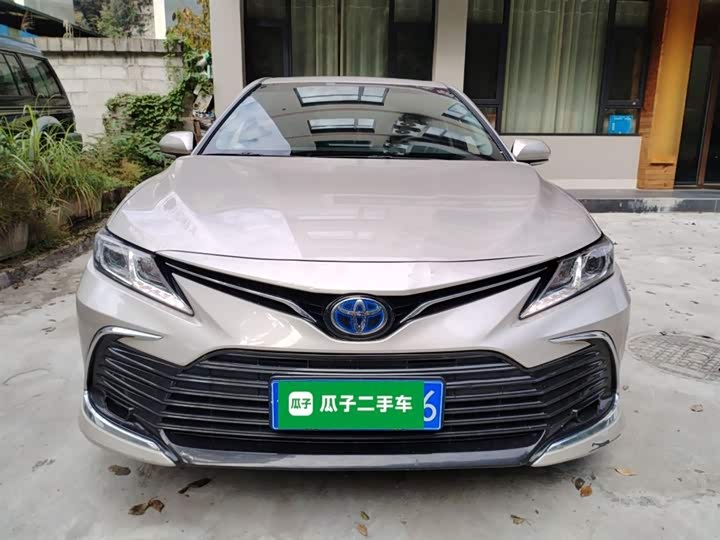 Фото 3 - Toyota Camry