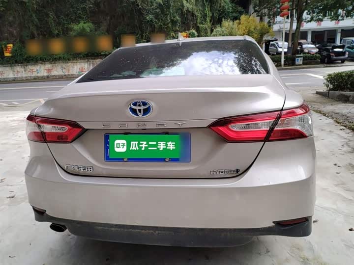 Фото 6 - Toyota Camry