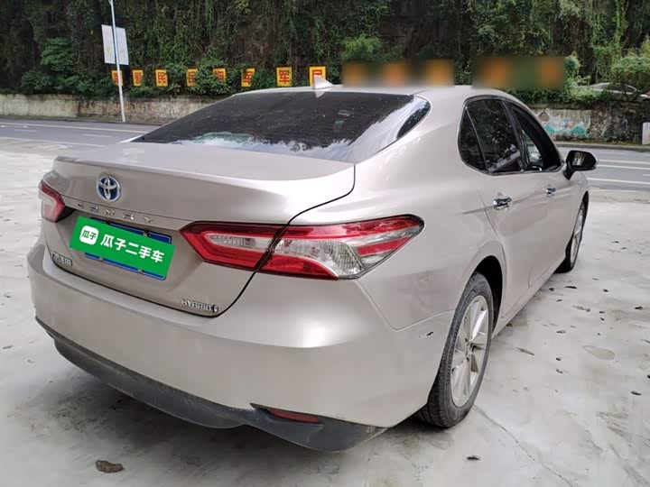 Фото 7 - Toyota Camry