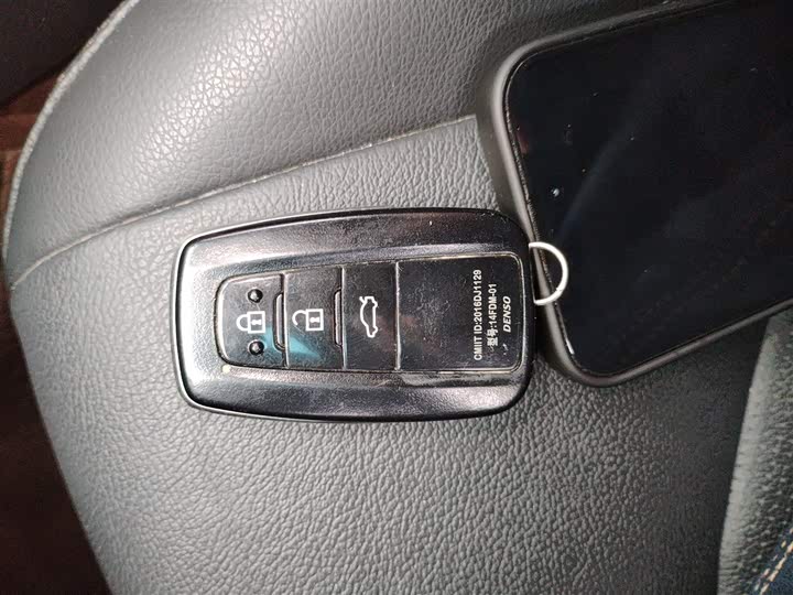 Фото 9 - Toyota Camry