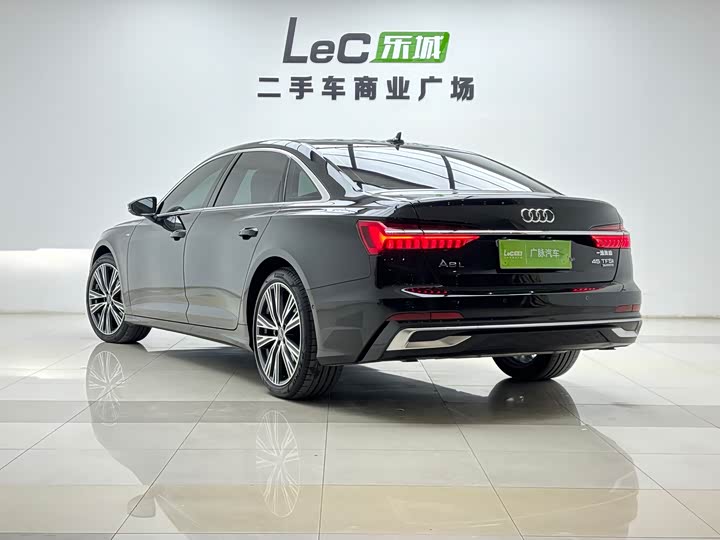 Фото 14 - Audi A6L