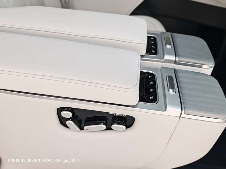 Фото 11 - XPeng X9