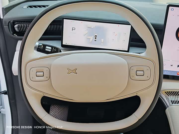 Фото 14 - XPeng X9