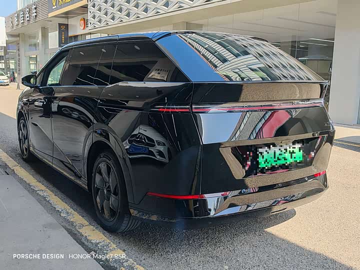 Фото 17 - XPeng X9