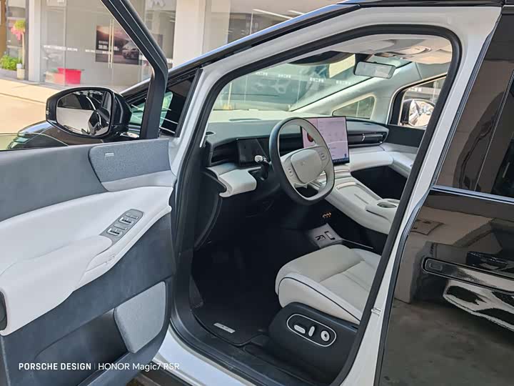 Фото 4 - XPeng X9