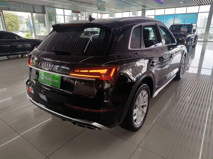Фото 7 - Audi Q5L