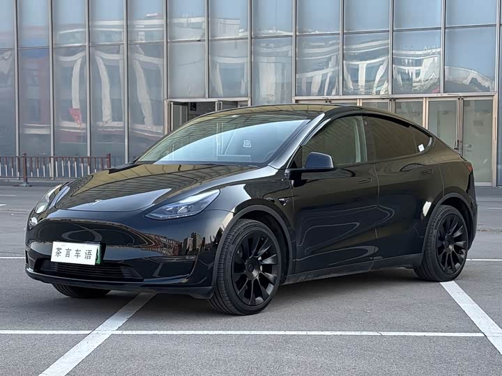 Фото 1 - Tesla Model Y