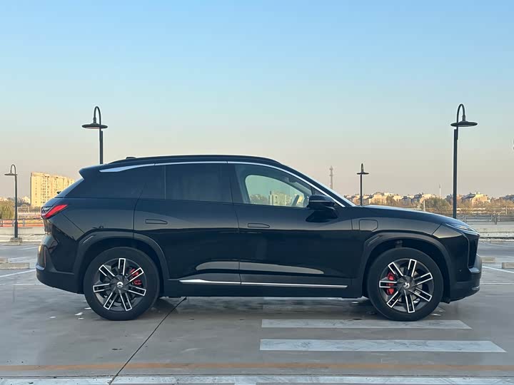 Фото 4 - Nio ES6