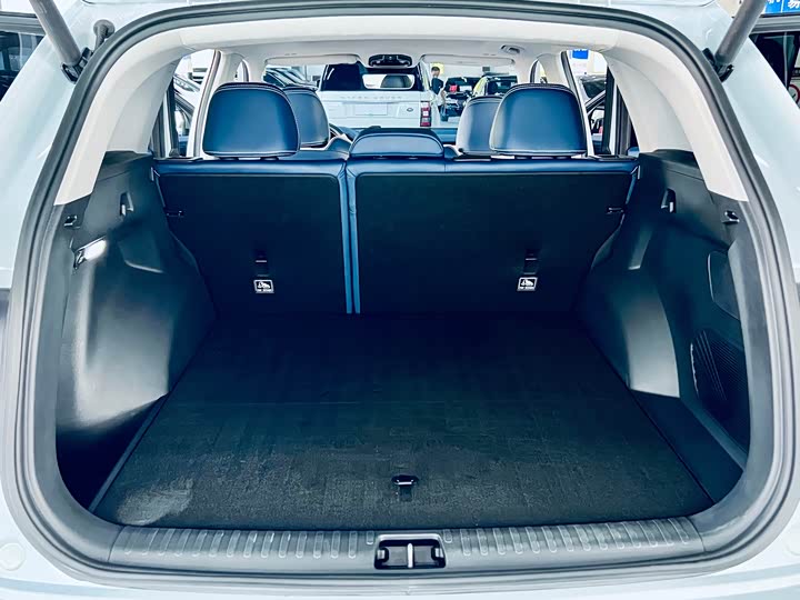 Фото 7 - Geely Monjaro