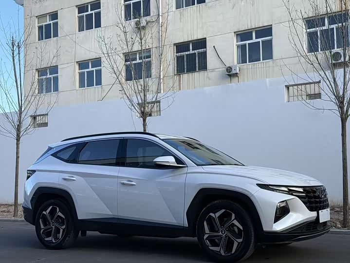 Фото 3 - Hyundai Tucson L