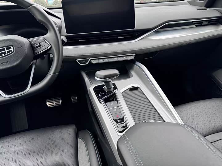 Фото 10 - Geely Preface