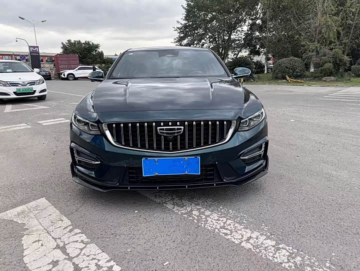 Фото 2 - Geely Preface
