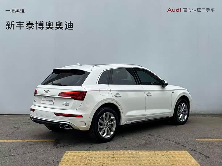 Фото 15 - Audi Q5L