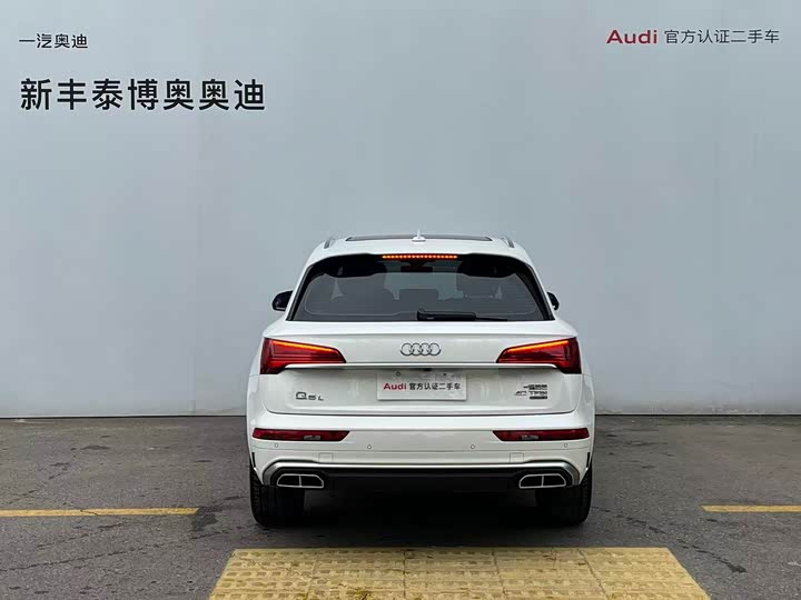 Фото 16 - Audi Q5L